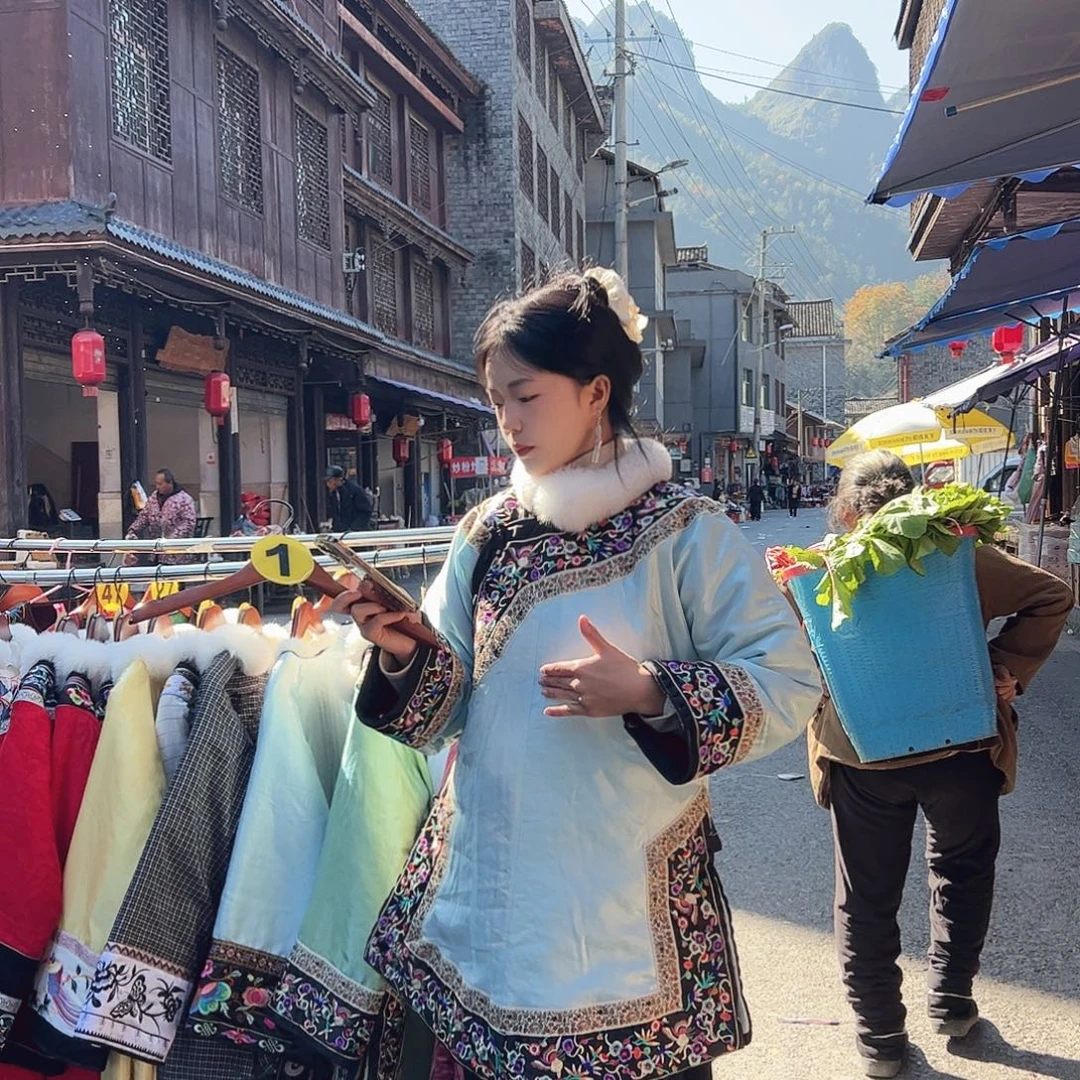 九***号湘西苗族刺绣加厚158 125斤