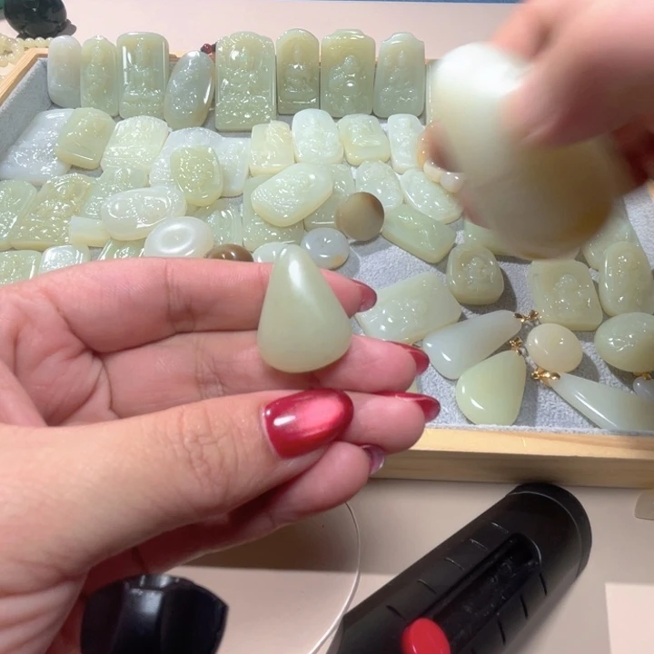 未镶嵌和田玉（糖玉）珠宝半成品