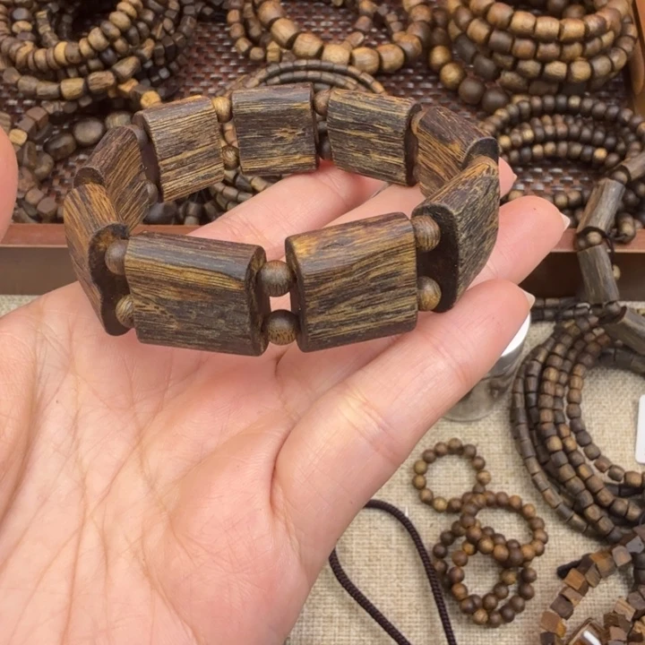 伴***海沉香碎屑奇楠1.9手牌珠17.8克