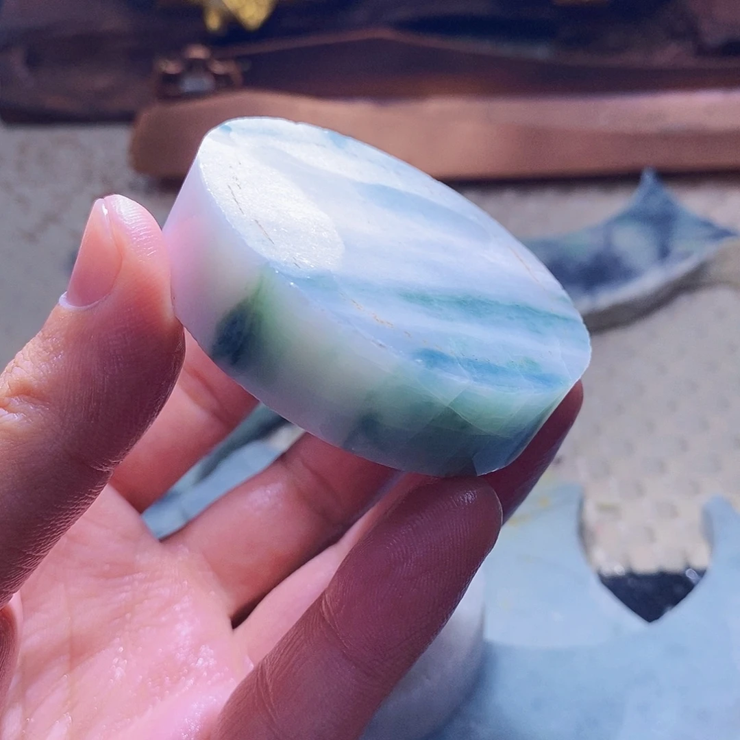 拽***尼翡翠未镶嵌颈饰888