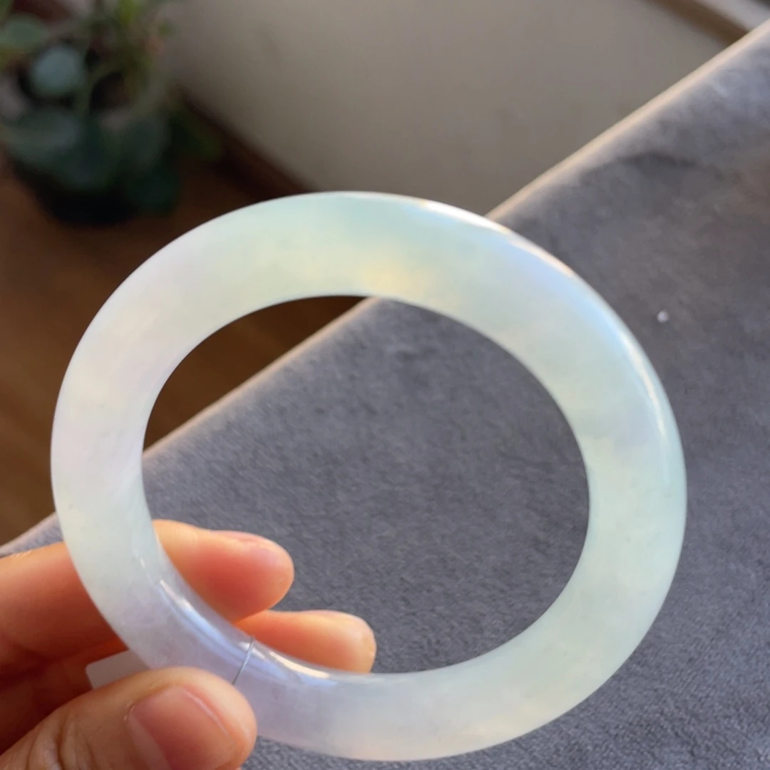 翡翠未镶嵌手镯冰晴