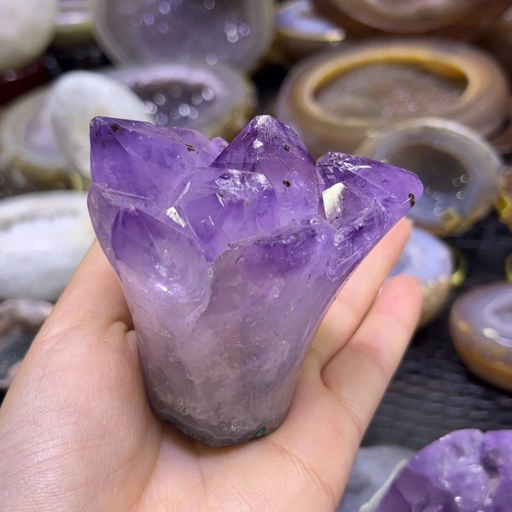 水晶珠宝半成品未镶嵌紫晶手捧花