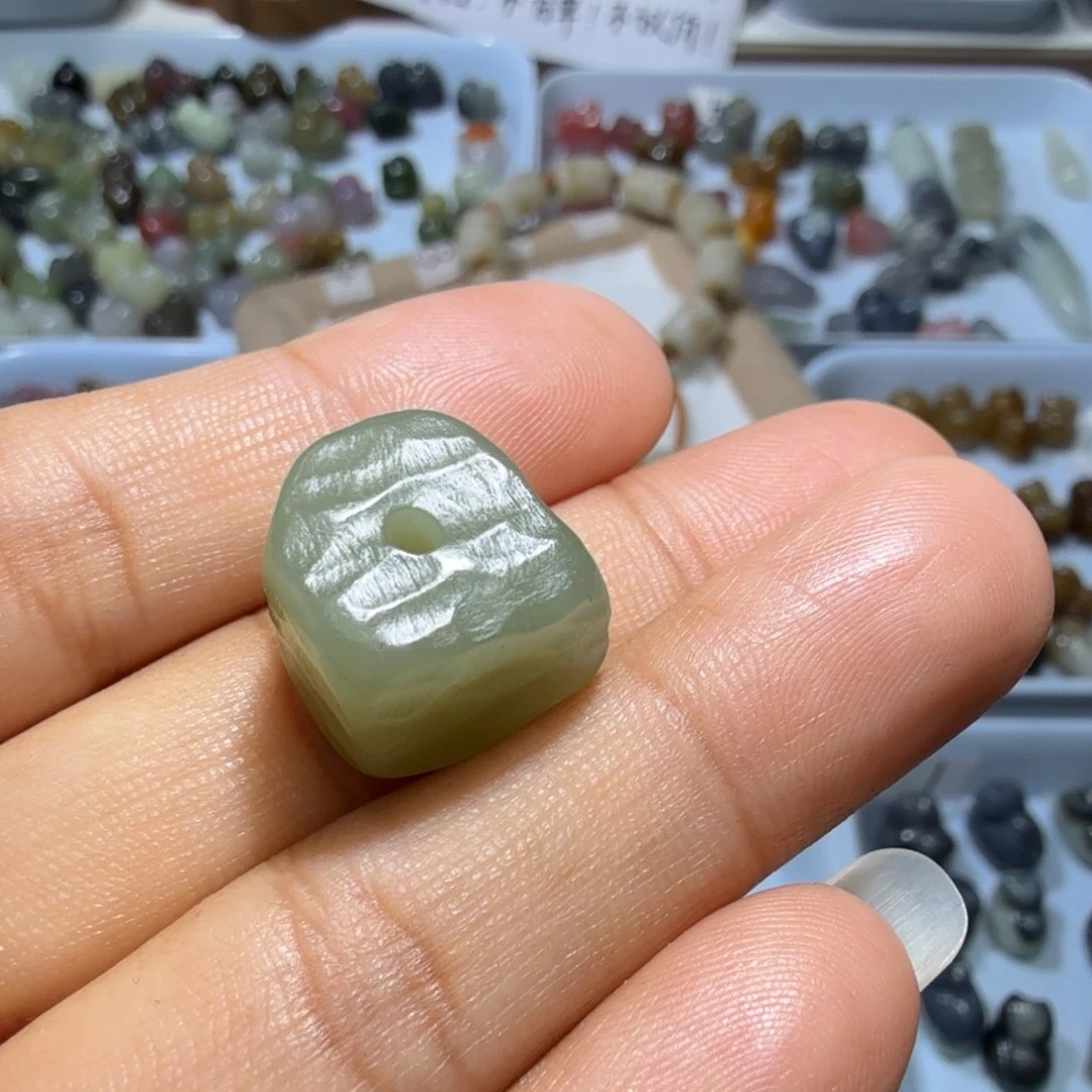 和田玉未镶嵌珠宝奇石