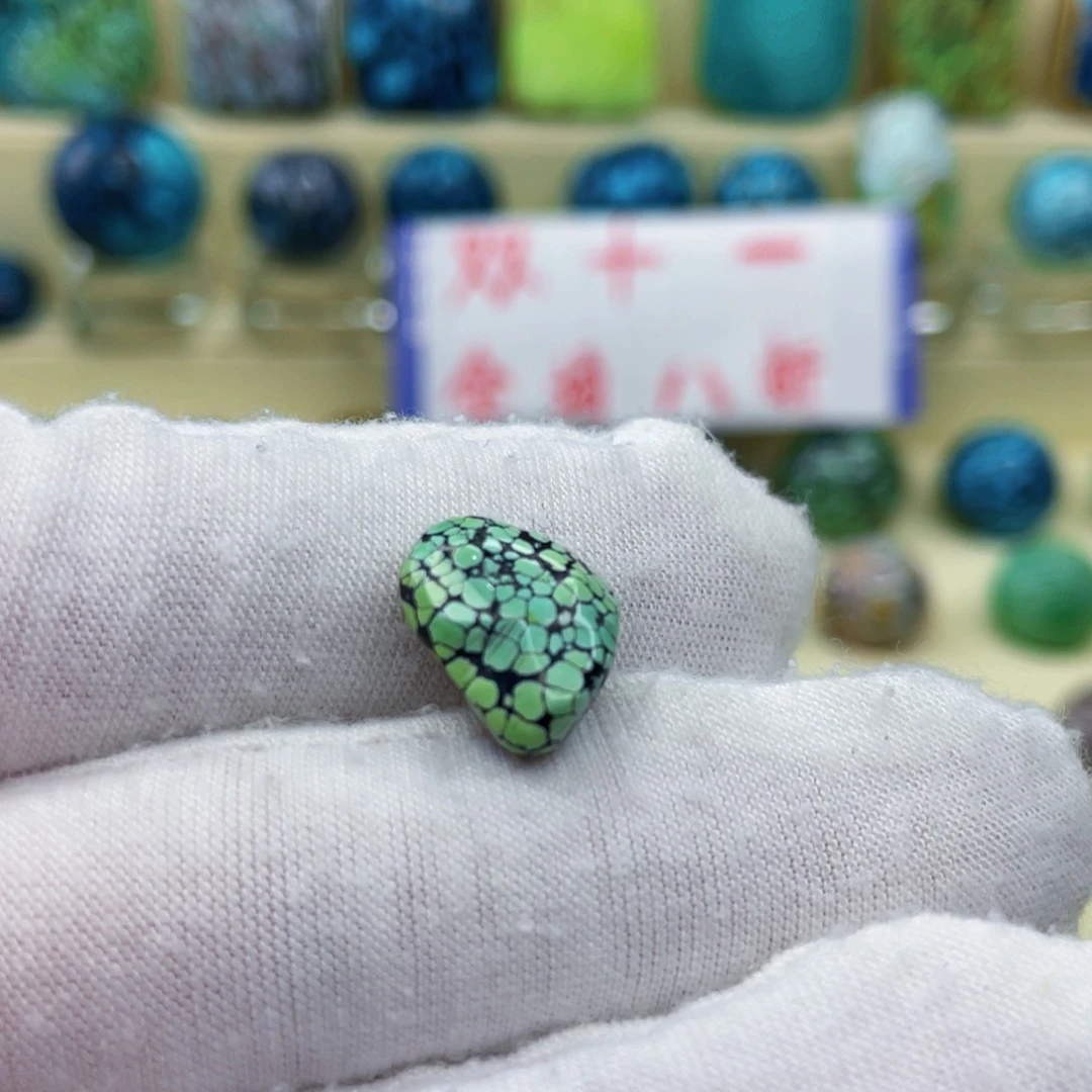 未镶嵌绿松石颈饰