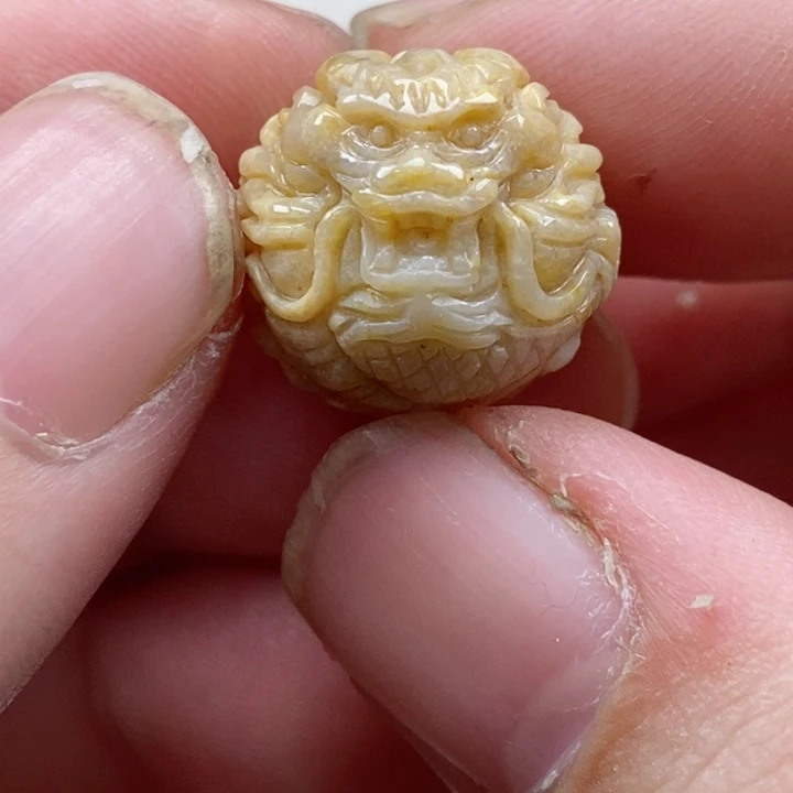 颈饰未镶嵌硅化珊瑚（珊瑚玉）通孔