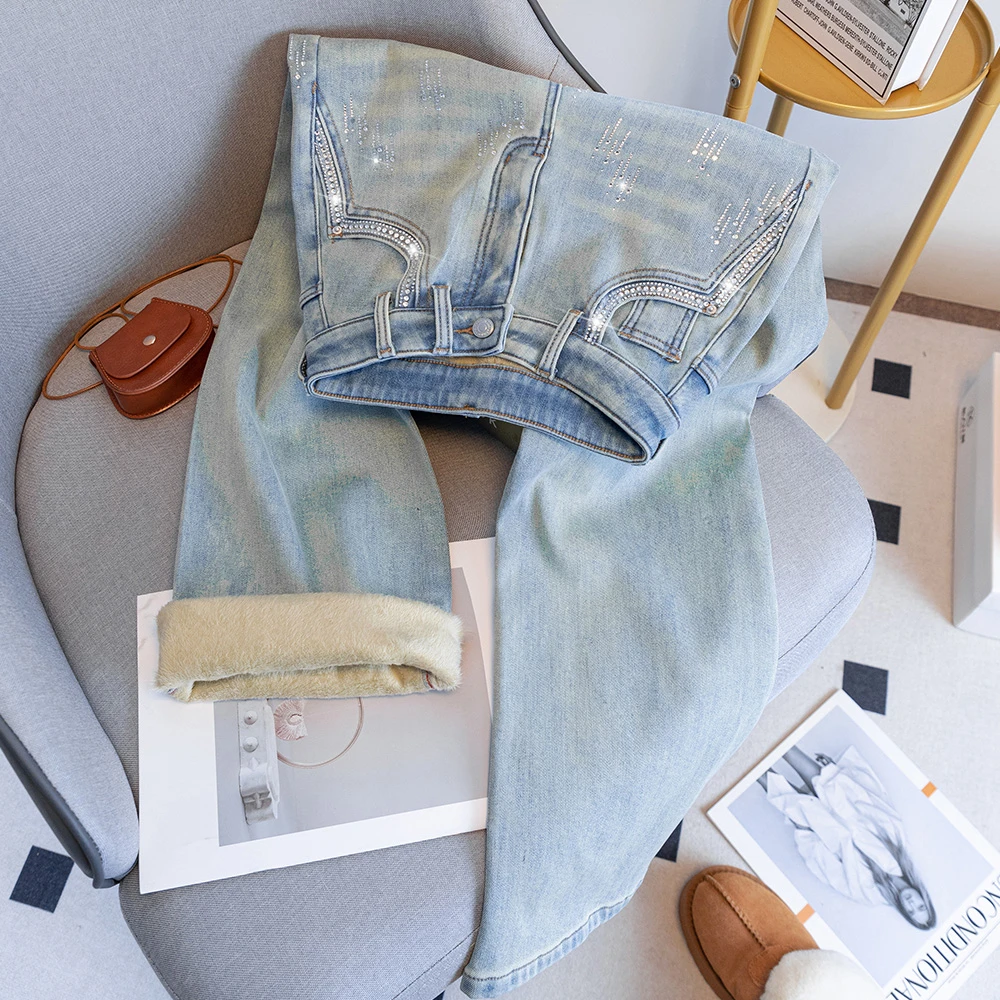 973复古浅色重工烫钻直筒牛仔裤女2024冬季加绒高腰显瘦阔腿裤