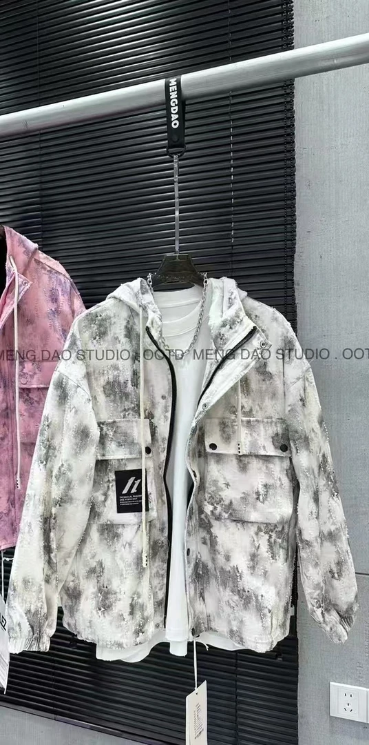 洗水磨破工艺连帽外套款号85113