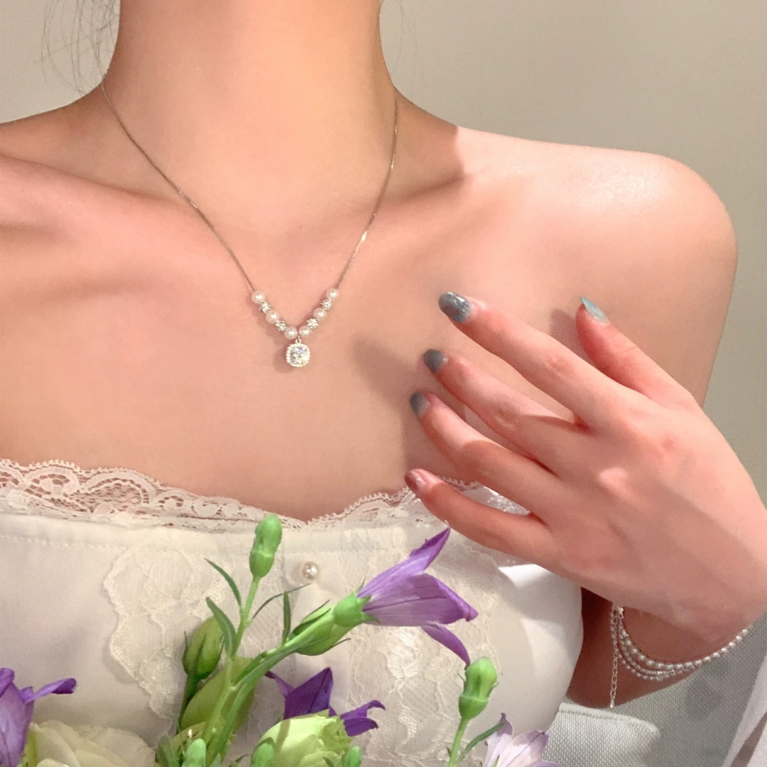 芒果饰品 铜合金仿珍珠项链 秋冬轻奢闪锆方糖珍珠项链女锁骨链