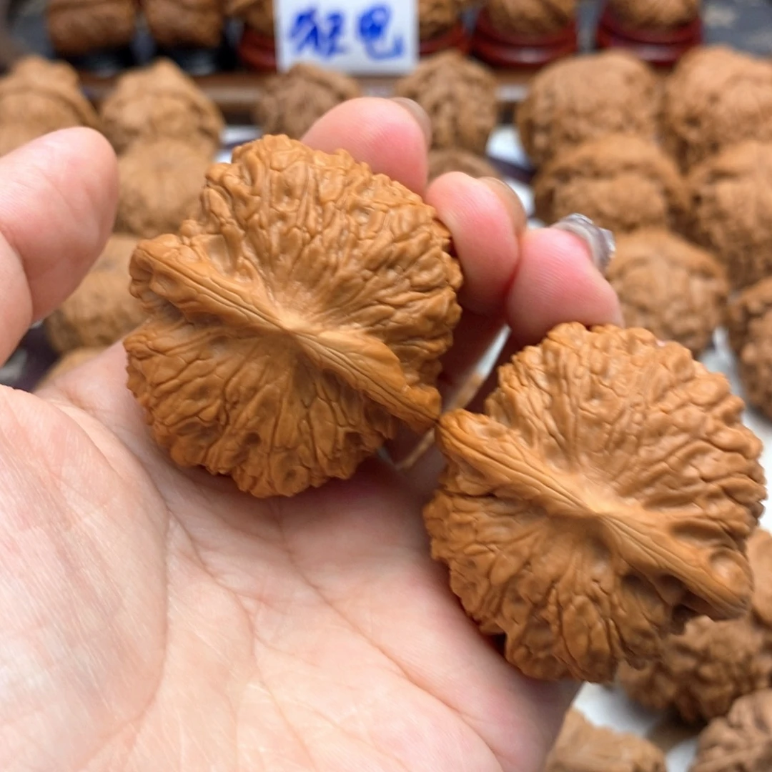 【闪购商品】文玩核桃把件43尺血麒麟