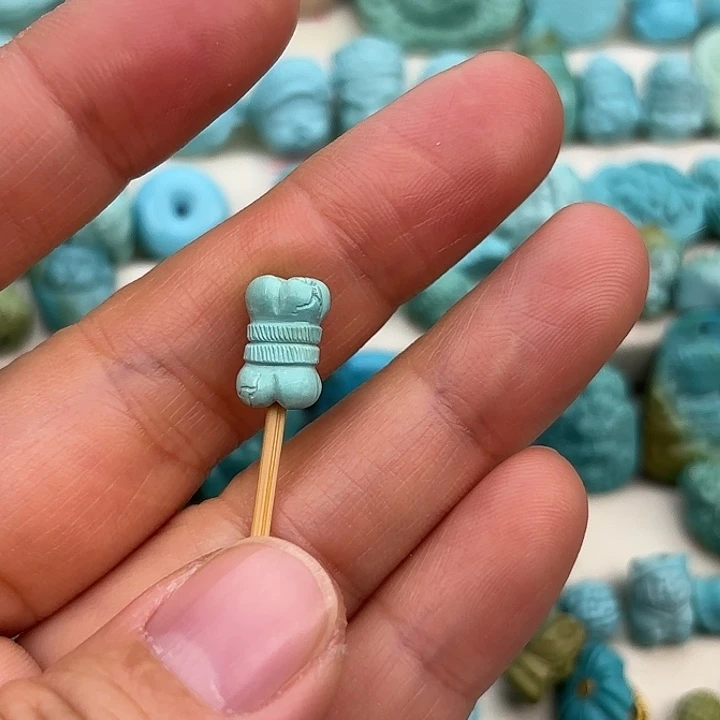 绿松石未镶嵌挂件