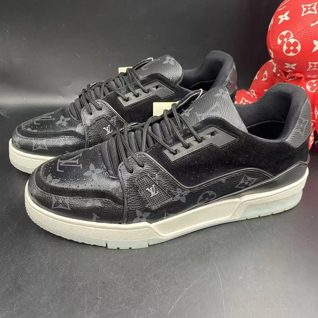 95新 LouisVuitton/路易威登 黑色老花时尚板鞋42.5/43欧码kke262