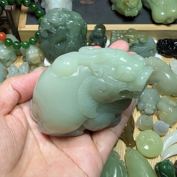 和田玉未镶嵌挂件脉