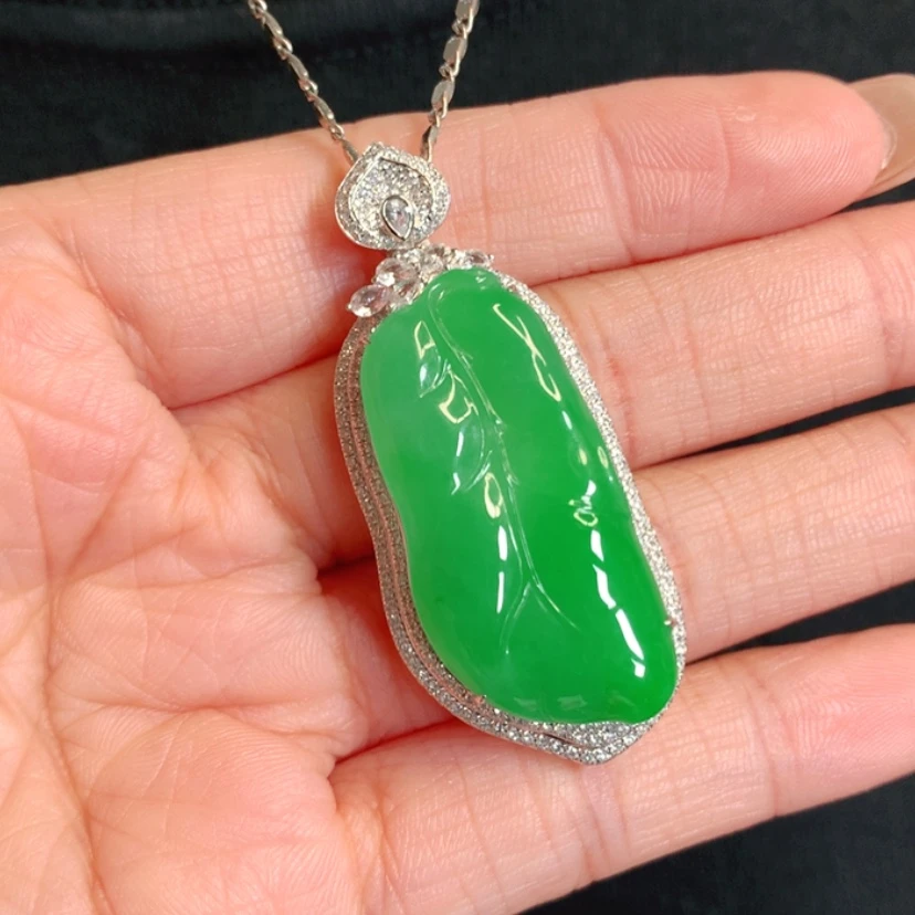 【闪购商品】颈饰18K金镶嵌翡翠叶子