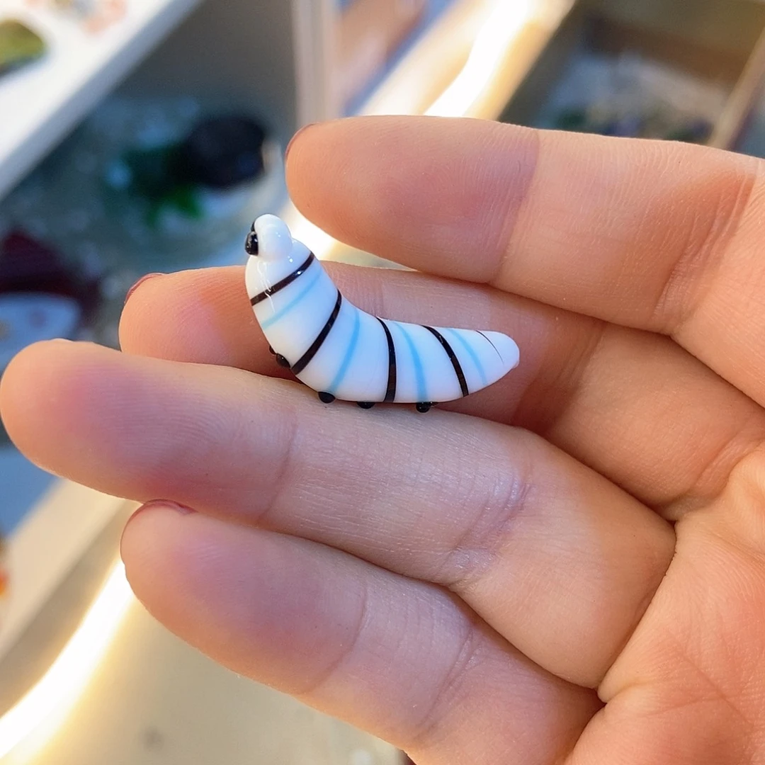 琉璃手工艺品毛毛虫