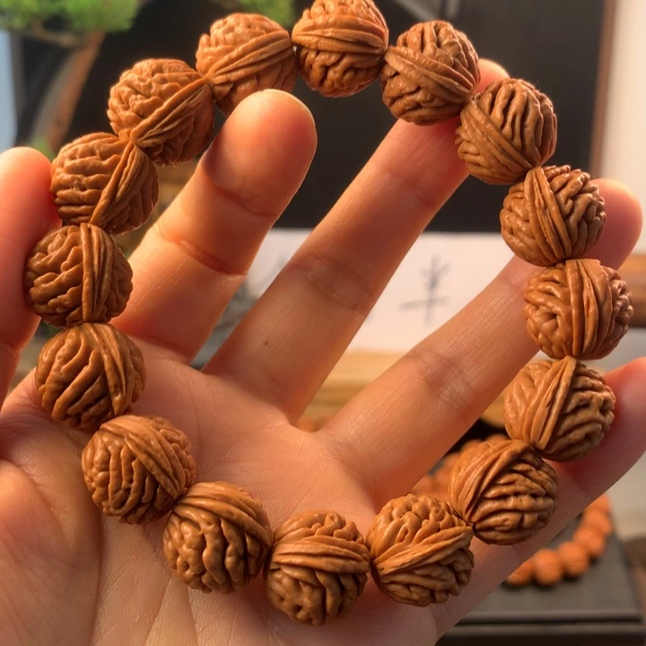 文玩核桃吊坠17刺龙