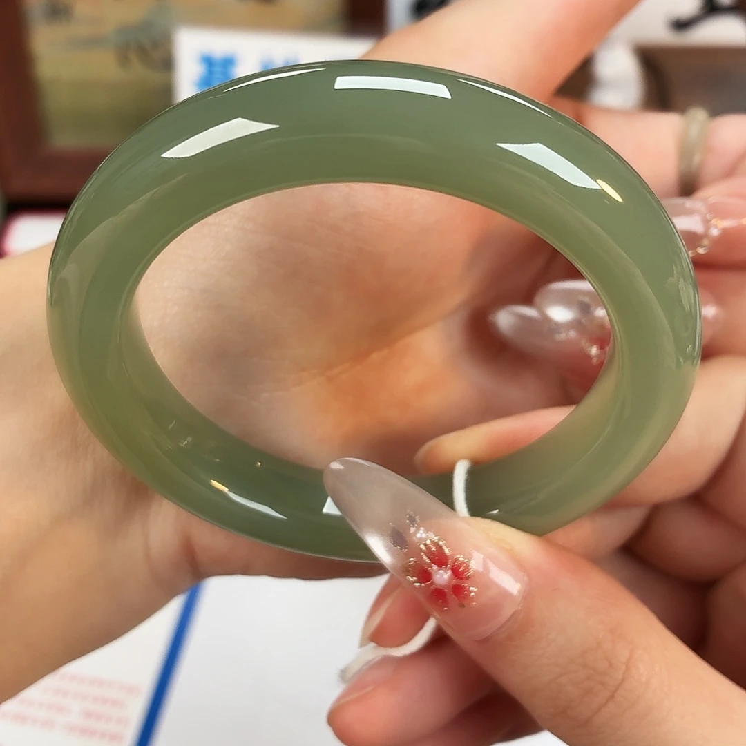 和田玉（糖玉）未镶嵌手镯