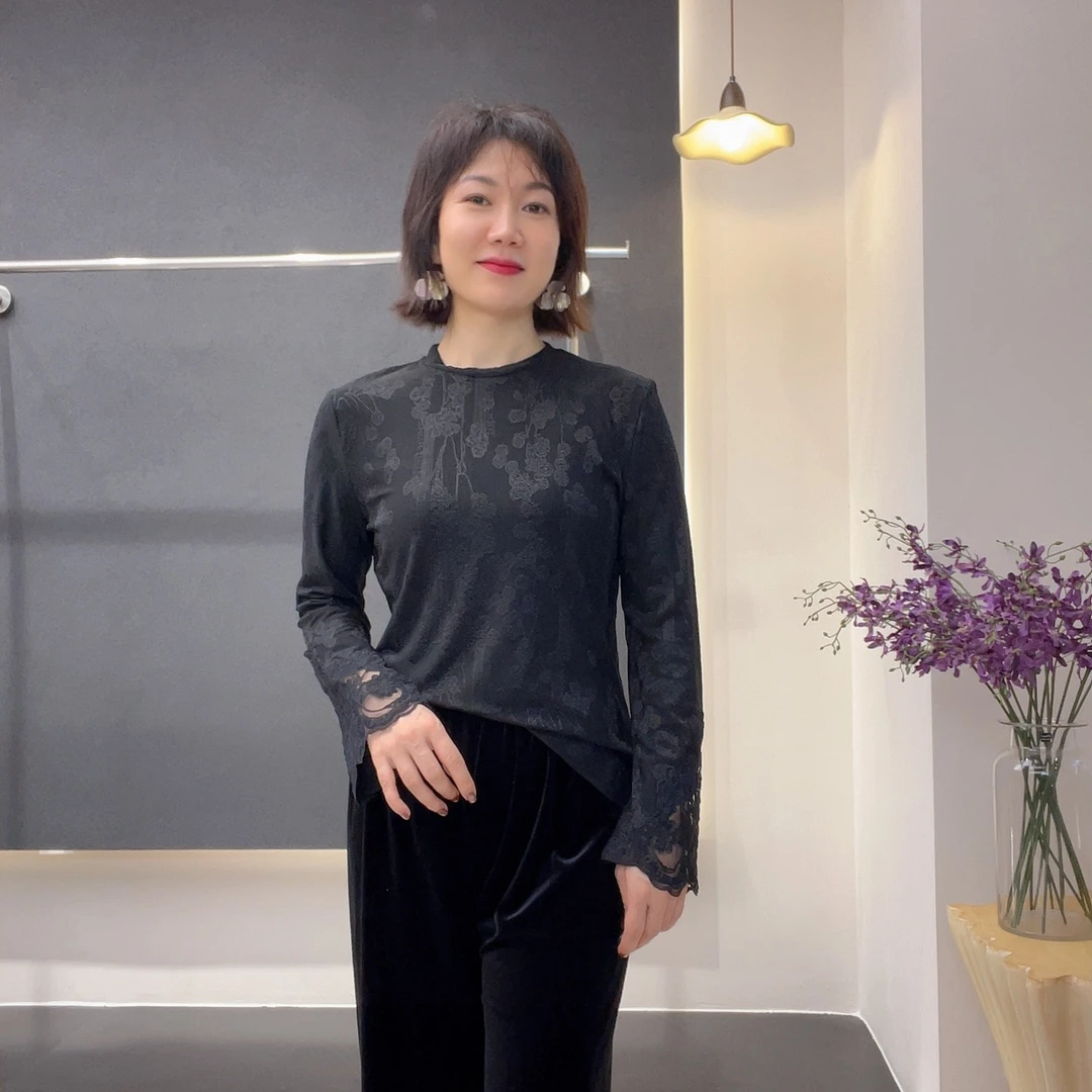 服装人茜茜2025年秋季新款新中式复古提花设计蕾丝袖边可外穿小衫