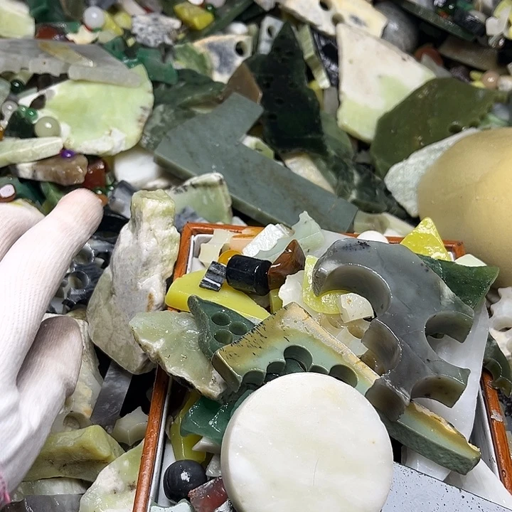 未镶嵌透闪石质玉珠宝奇石适**王