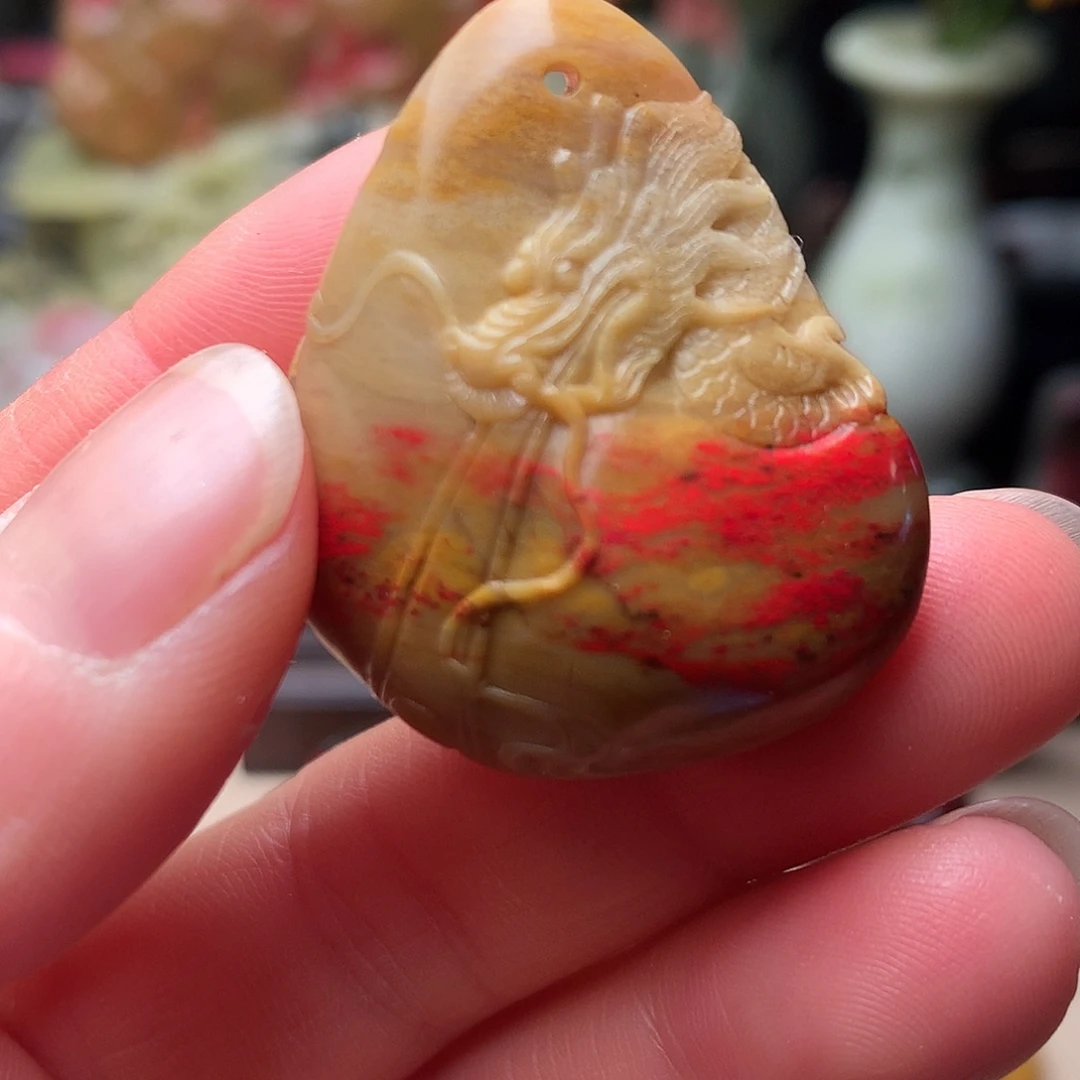 昌化石田黄鸡血石精美挂件