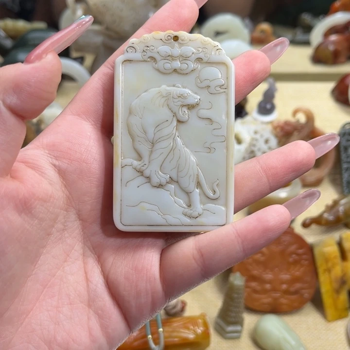 和田玉（糖玉）未镶嵌颈饰