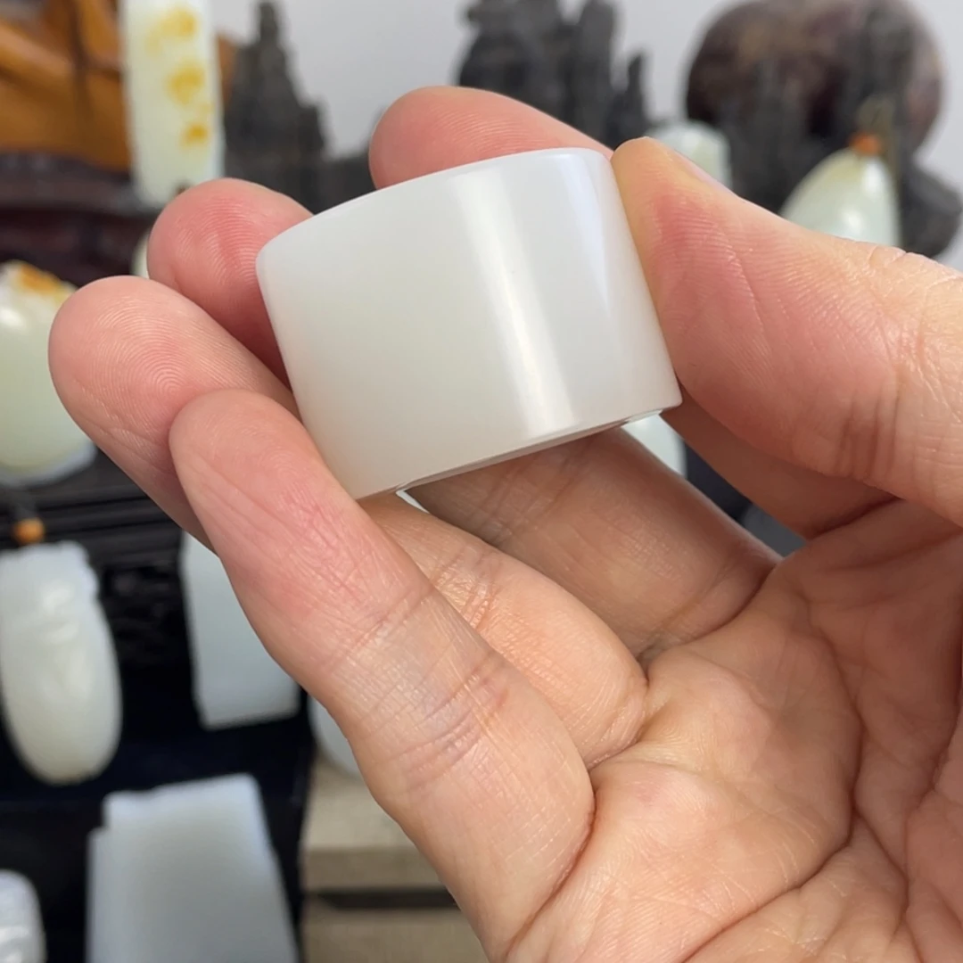 心****和田玉未镶嵌手链