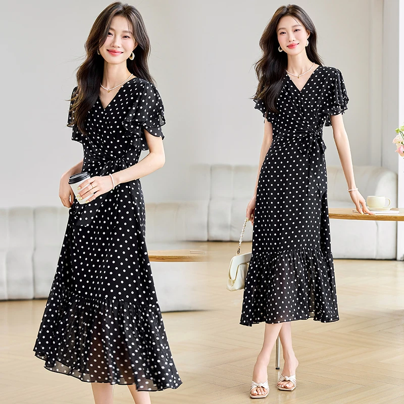 法式气质波点印花连衣裙女2025夏新款V领系带酷飒风女装高级感