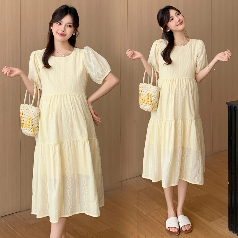 2025新款孕妇装连衣裙夏季时尚法式刺绣浅黄色宽松显瘦百搭中长款
