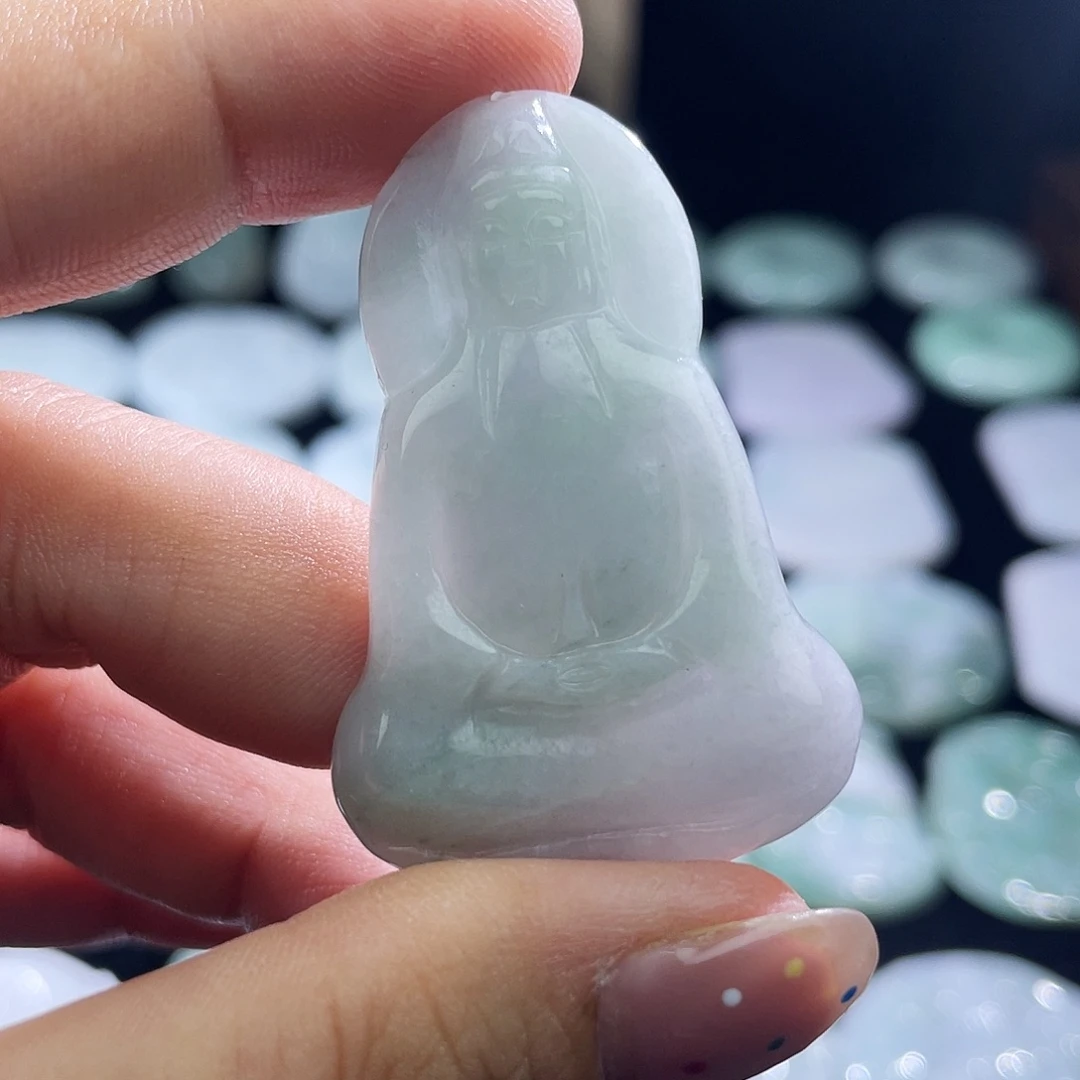 翡翠未镶嵌颈饰观音