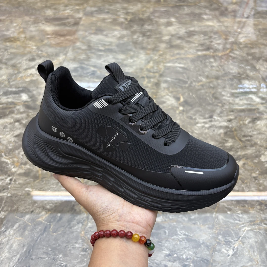 鞋子男秋冬季新款男士厚底轻便运动鞋时尚百搭软底男鞋系带休闲鞋