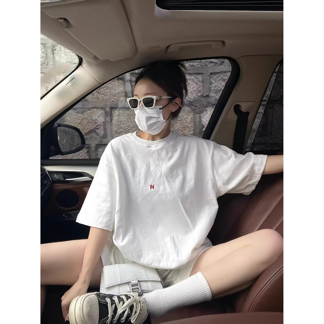 2025新秋欧货大版白色简约刺绣恤女夏季韩版宽松慵懒风半袖中长款