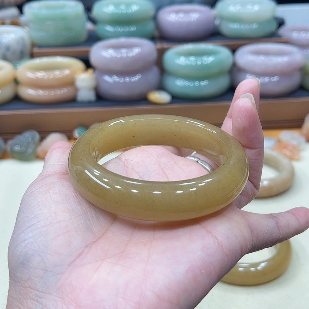 未镶嵌手镯石英质玉