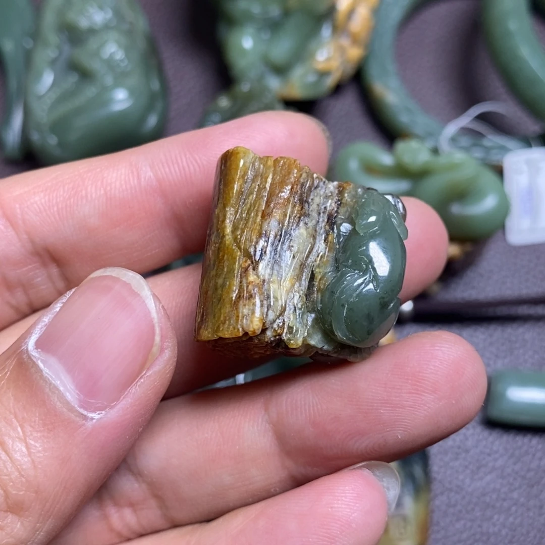 岫岩河磨玉（透闪石质玉）无未镶嵌