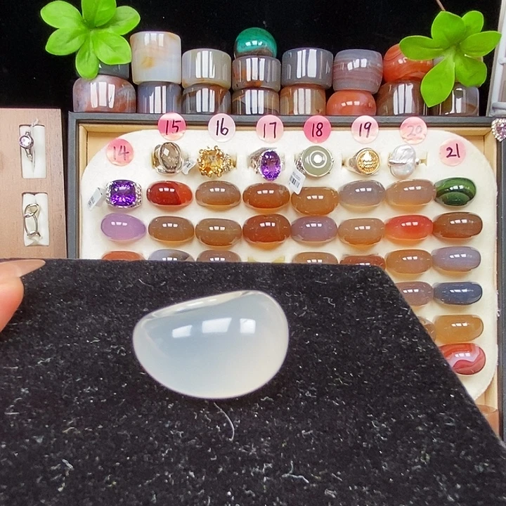 小***小玛瑙/玉髓未镶嵌戒指