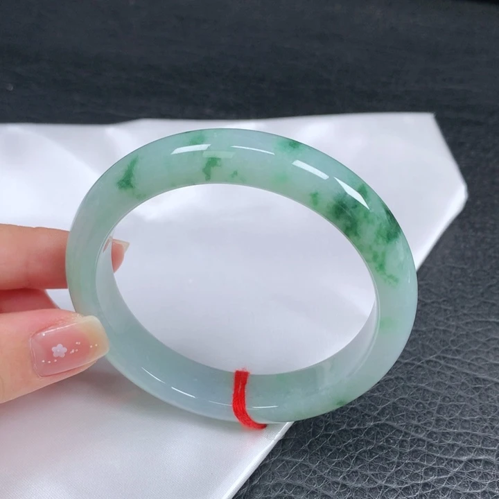 未镶嵌手镯翡翠。。