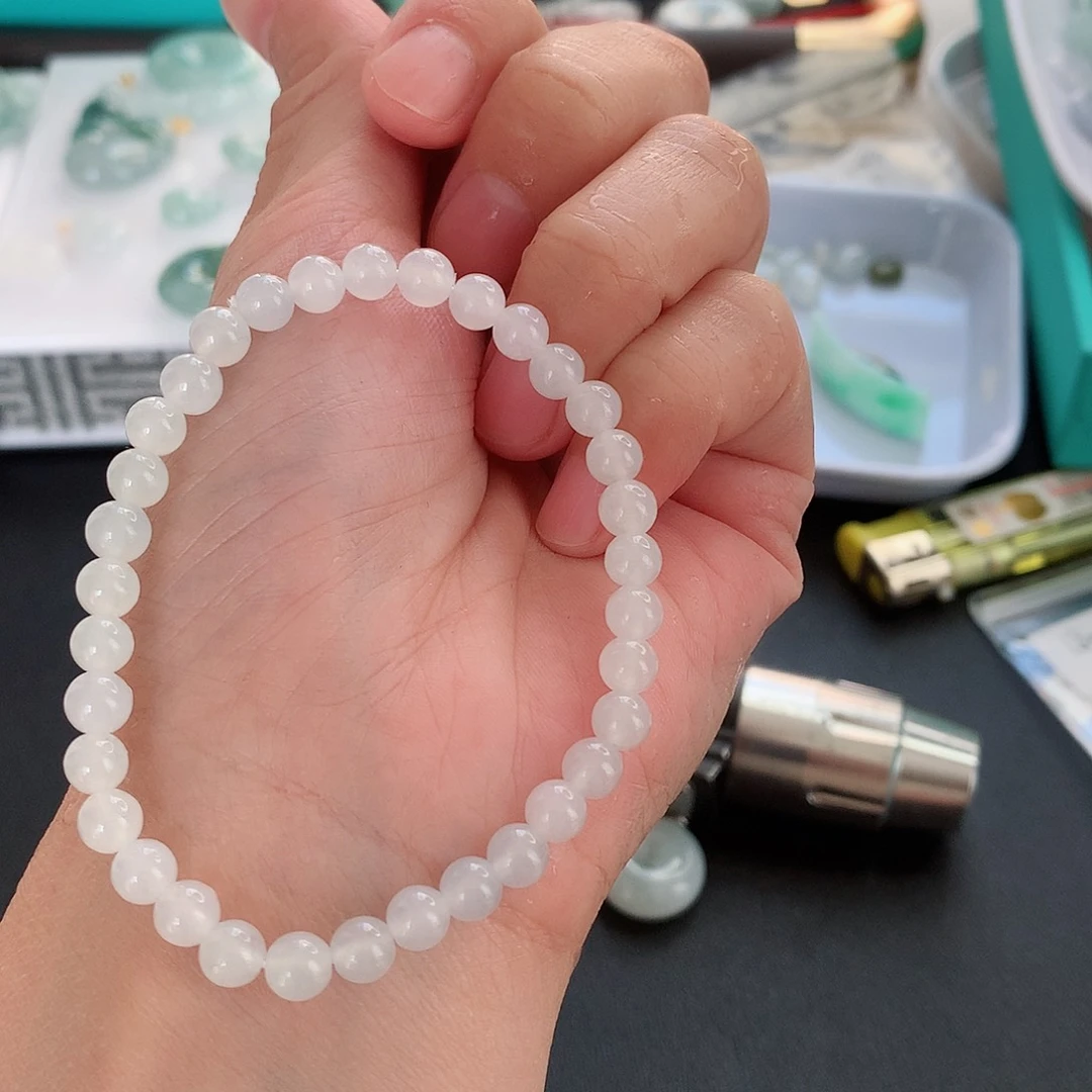 颈饰未镶嵌翡翠手串