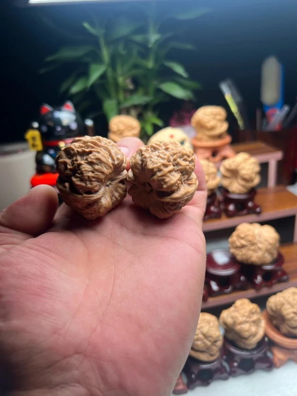 金蝉蛤蟆头文玩核桃