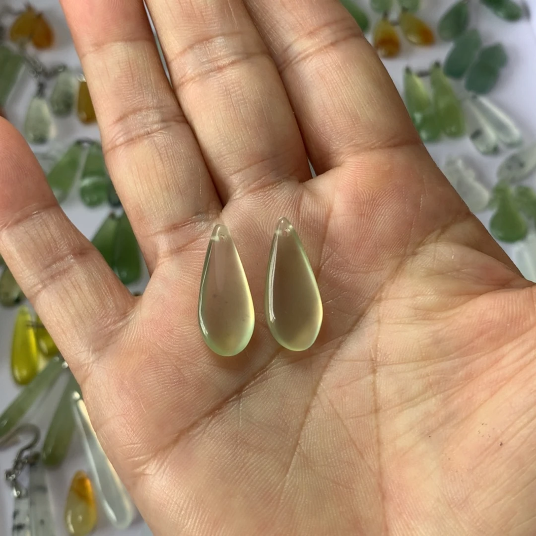 l***m未镶嵌蛇纹石玉耳环