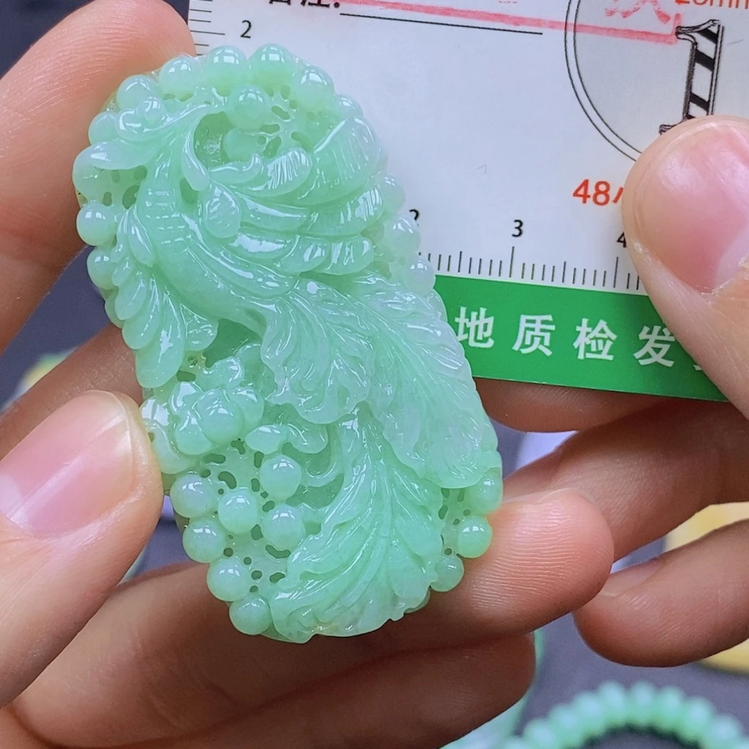 翡翠未镶嵌颈饰翡翠