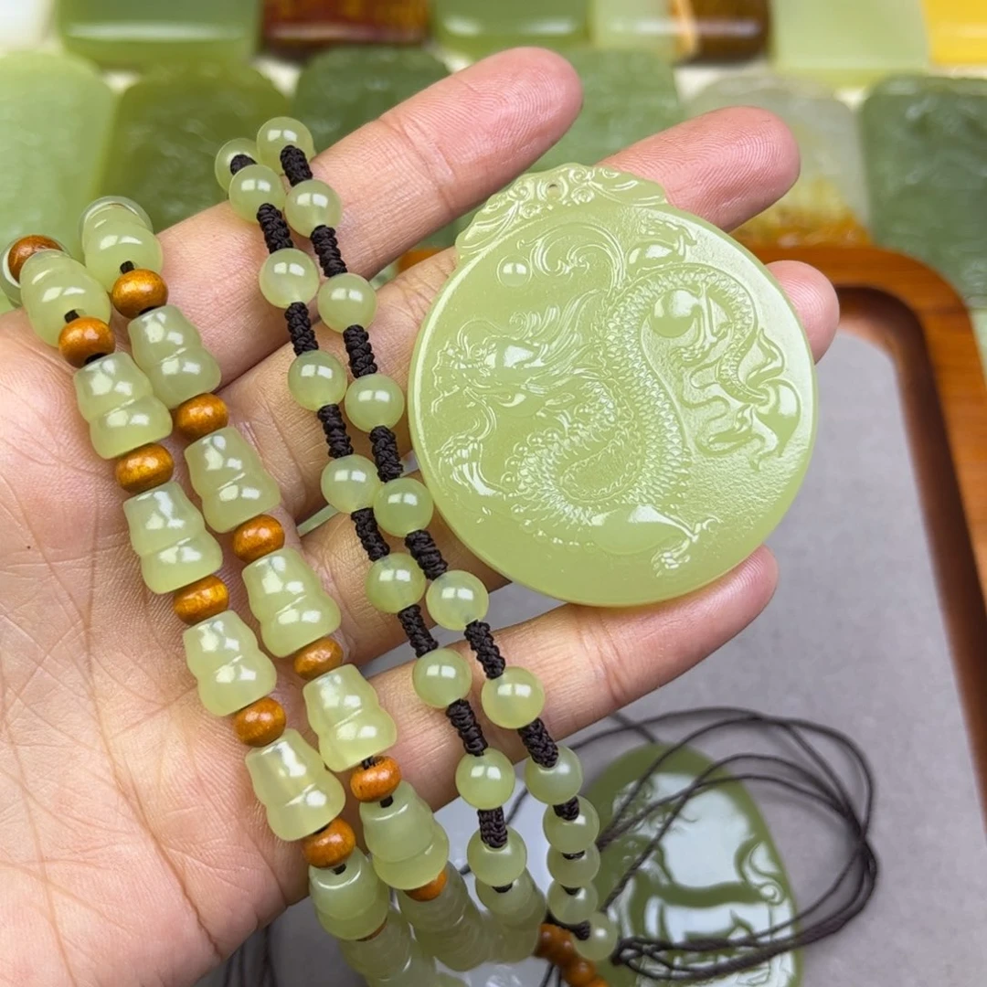 秀***新疆昆仑山料龙牌