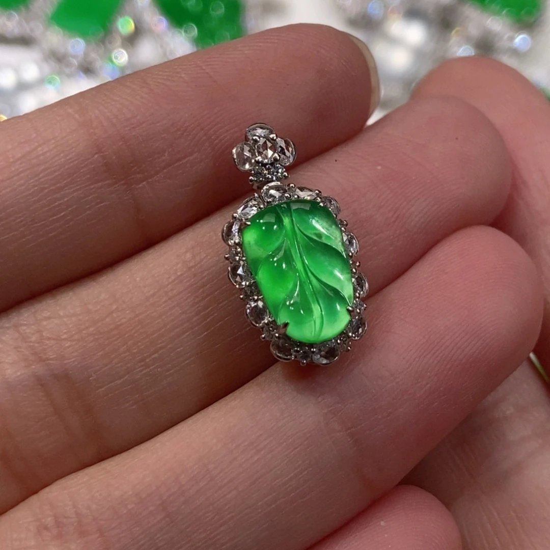 翡翠18K金镶嵌吊坠(不含链)天然缅甸A货翡翠