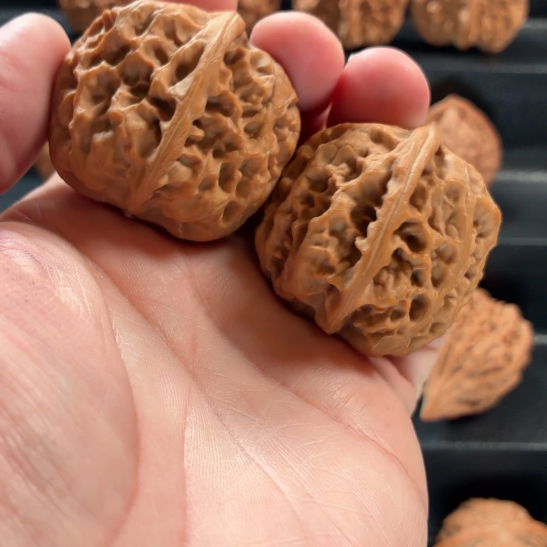 小***路把件桃核野生原树将军塌轻微水尖43