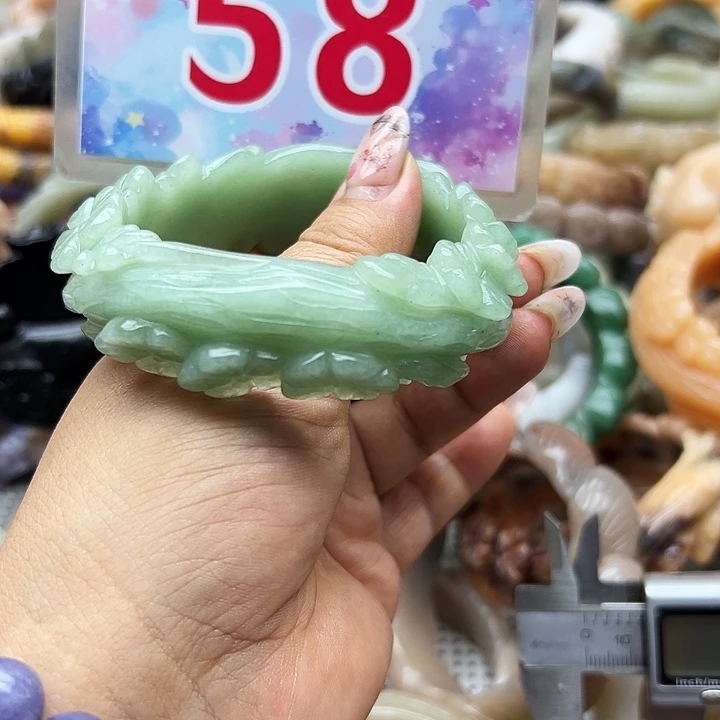 未镶嵌手镯石英岩玉