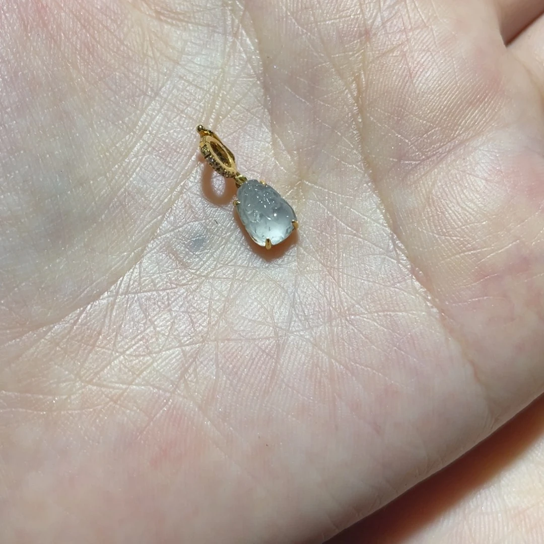 翡翠18K金镶嵌颈饰天然