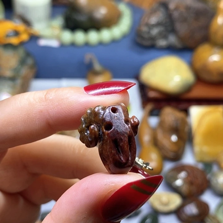 岫岩河磨玉（透闪石质玉）羊头未镶嵌