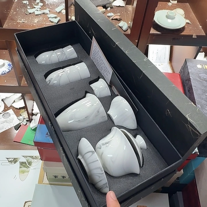 孤品茶具套装等。