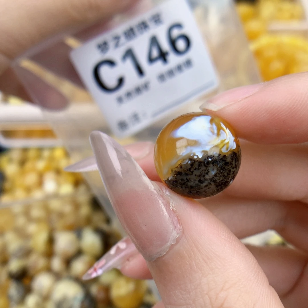 未镶嵌琥珀珠宝奇石15