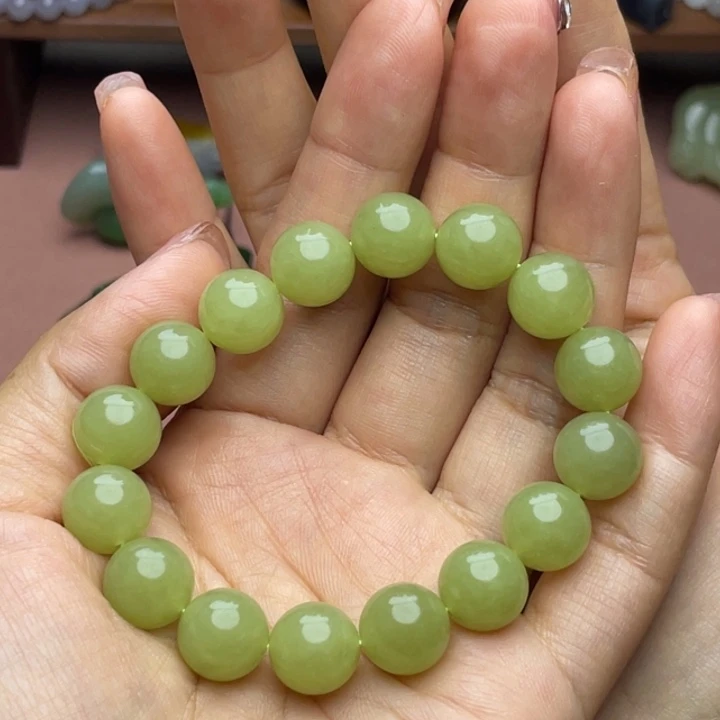 阳***露和田玉未镶嵌颈饰