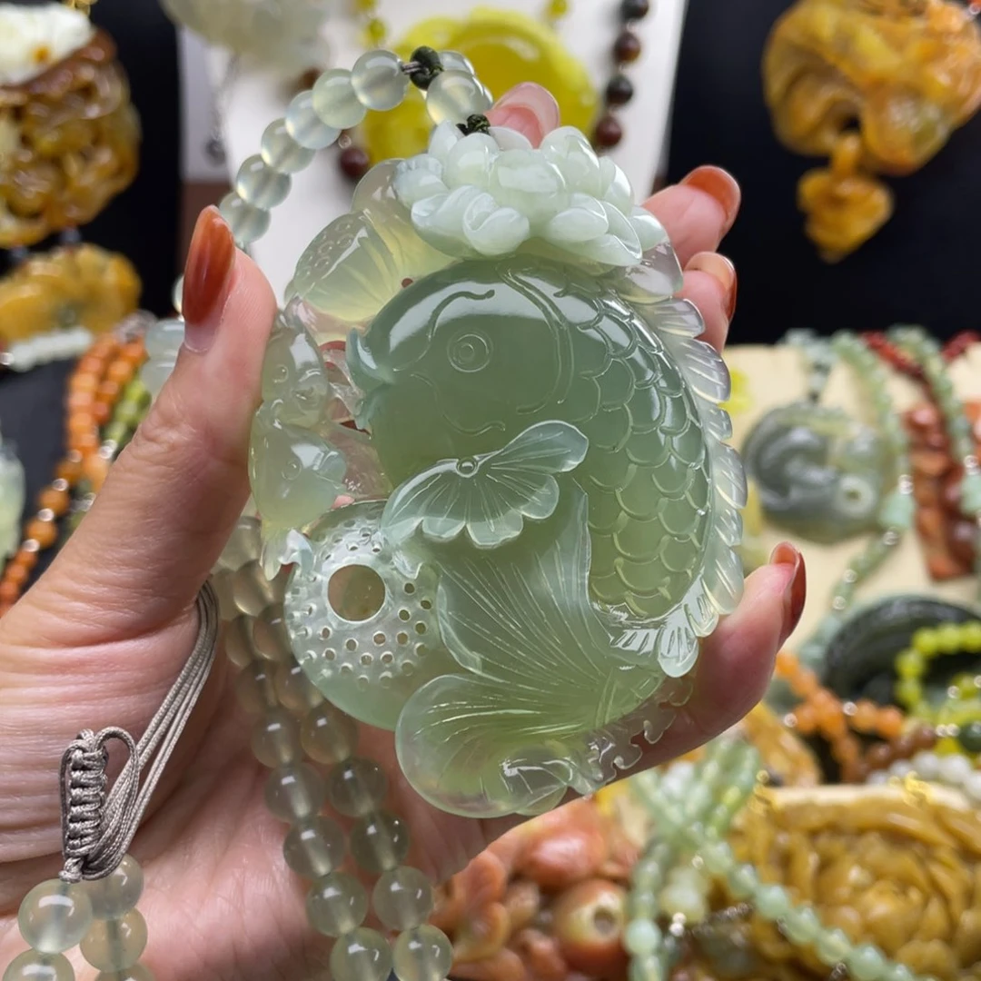未镶嵌蛇纹石玉颈饰乐*