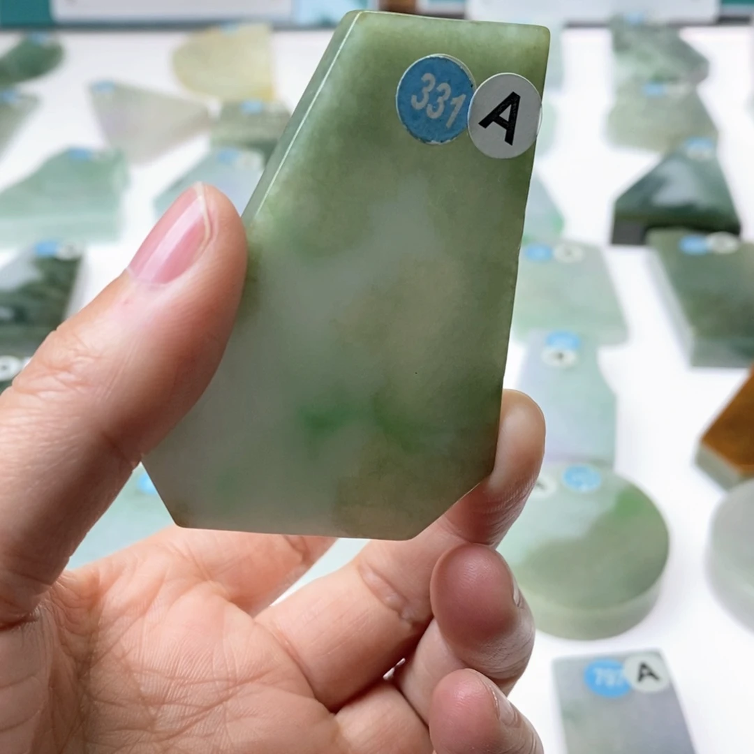 未镶嵌定制翡翠天然A货翡翠挂件