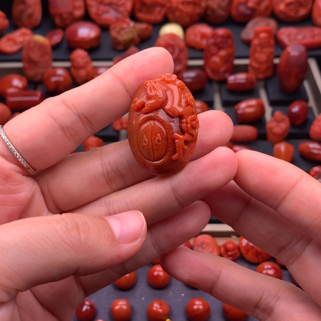 南红玛瑙未镶嵌川料原矿喜上眉梢24mm